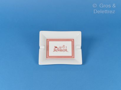 null HERMES Paris - Porcelain ashtray with the HERMES emblem in the center. Very...