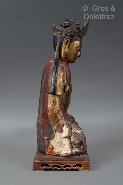 null Vietnam, XVIII-XIXe siècle 
Statue en bois laqué or, rouge et brun, représentant...