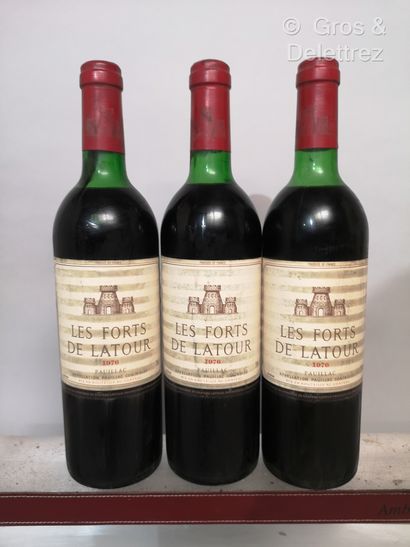null 3 bouteilles Les FORTS de LATOUR - 2nd vin du Château LATOUR Pauillac 1976 Etiquettes...