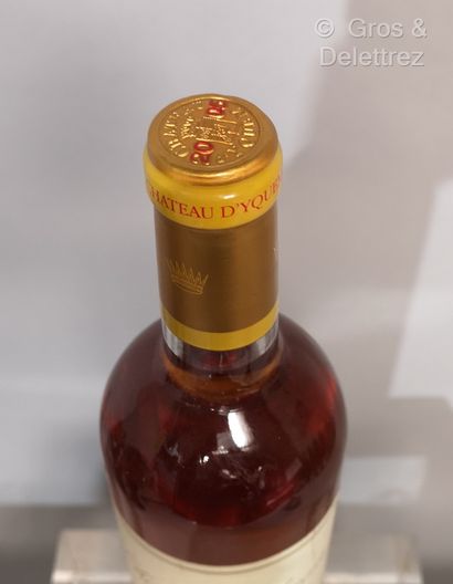 null 1 bouteille Château D'YQUEM - 1er Cru Classé de Sauternes 2005 Etiquette légèrement...