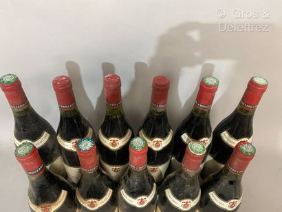 null 11 bouteilles SAVIGNY Les BEAUNE - MOILLARD Années 70' A VENDRE EN L'ETAT Etiquettes...