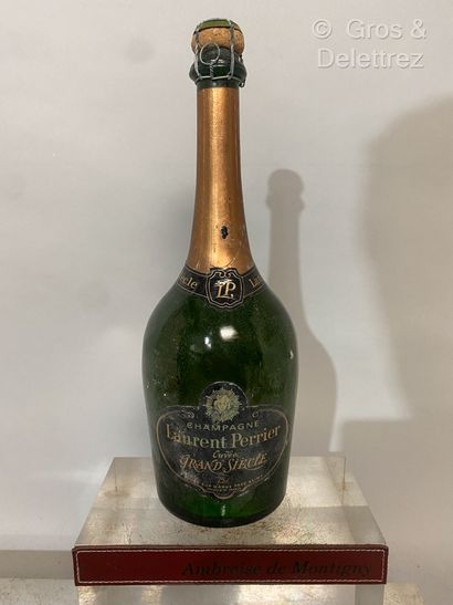 null 1 bouteille CHAMPAGNE Laurent PERRIER Cuvée Grand Siécle années 70' Etiquette...