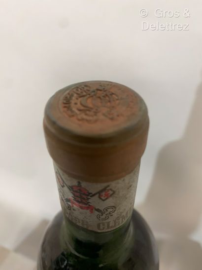 null 1 bouteille Château PAPE CLEMENT- Gc Pessac Lèognan 1973 Etiquette légèrement...