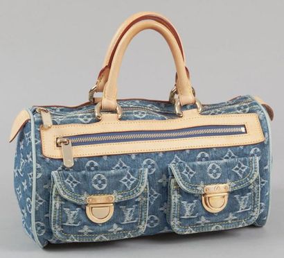 Louis VUITTON Sac "New speedy" 31 cm en toile denim monogram bleu et cuir naturel,...