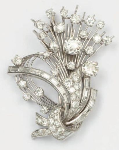 null Broche «Gerbe» en or gris ornée de diamants taillés en brillant et diamants...