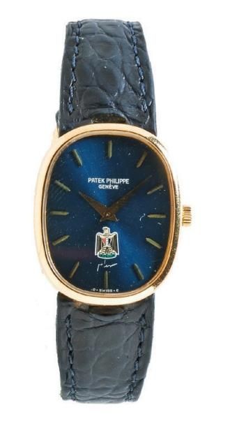 PATEK PHILIPPE ELIPSE réf: 4226 N° 2787093 Vers 1970 Rare et belle montre bracelet...