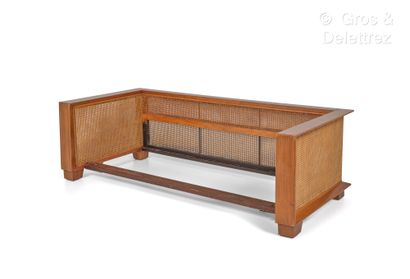 Maxime OLD (1910-1991)
Sofa in mahogany veneer,...