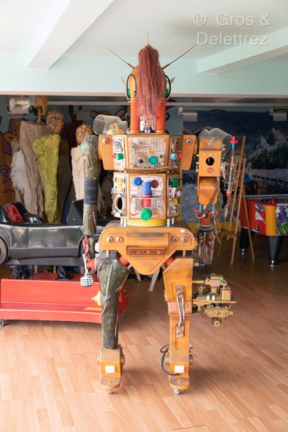 ZARKHAN CATILO (XXe siècle)
Robot
Sculpture...