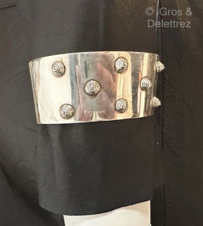 null José Maria PUIG DORIA, Années 1970
Bracelet manchette ouvert Vintage en argent...