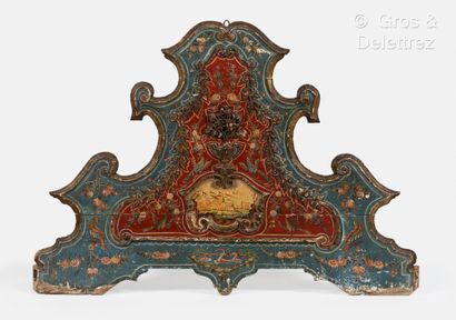 null Grand fronton monté en tête de lit
A Large Polychrome Carved Wooden Panel, Ottoman...