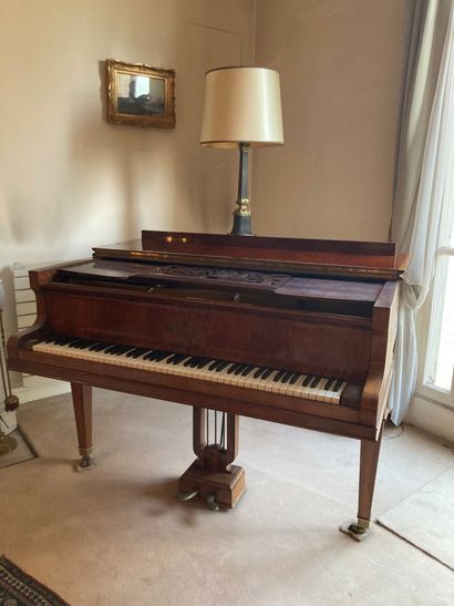 null BY APPOINTMENT // GAVEAU PARIS
Toad piano in veneered wood 
Length: 145 cm....