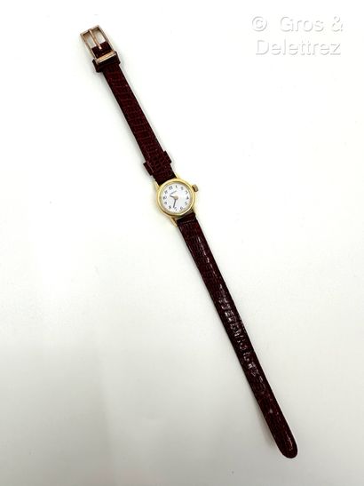 OMEGA, Fin des années 1960 Montre-bracelet de dame en or jaune et cuir rouge. Boîtier...