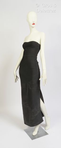 null Hervé LEGER - Black strapless bandage maxi dress. S.38 approx. (Small stain...