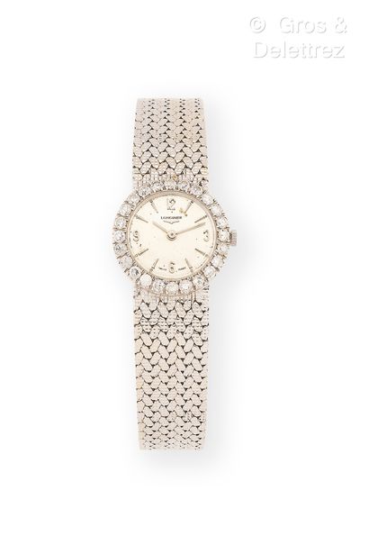 LONGINES, Années 1960 Bracelet-montre de dame en or gris 750 millièmes.
Boîtier :...