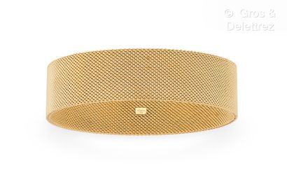 TIFFANY & CO, Collection « Somerset–Grand modèle » Bracelet jonc rigide en or jaune...
