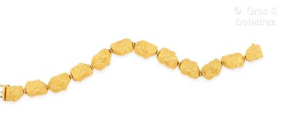 ROBERTO COIN Bracelet « Pépite d’or » en or jaune texturé 750 millièmes.
Fermoir...