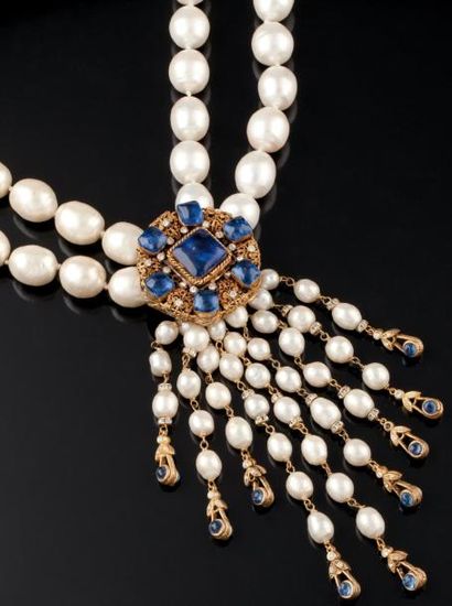 Robert Goossens pour CHANEL circa 1983 Somptueux collier composé de deux rangs d'importantes...