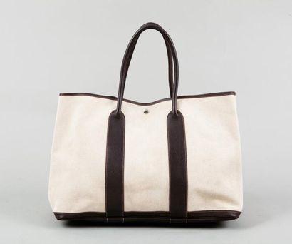 HERMES Paris Made in France Sac «Garden» 50 cm en toile chinée beige et cuir grené...