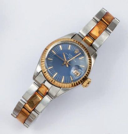 ROLEX "Oyster Perpetual Date" Bracelet montre de dame en or jaune et acier, cadran...
