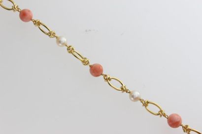 null Bracelet articulé en or jaune orné de perles de culture alternées de boules...