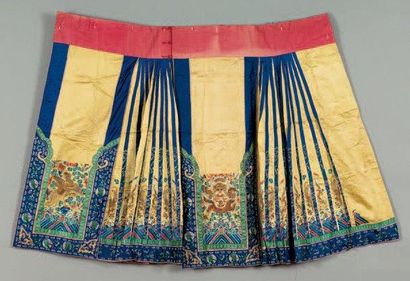 null Une jupe en soie, Chine A late 19th or early 20th century nice Chinese silk...