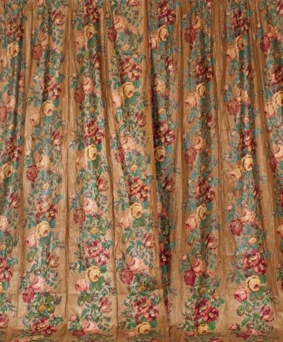 null Deux paires de rideaux en chintz, Tissu fabriqué probableemnt en France ou en...