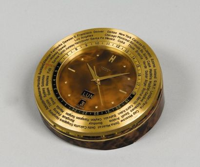 HERMES Paris *Pendulette de bureau «World Time» en bronze flammé, cadran à l'identique,...