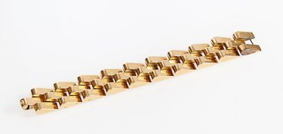 null Bracelet Tank en or jaune 14K. Vers 1950. P: 103 g.