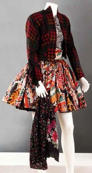 Christian LACROIX Haute couture Automne-Hiver 1987-1988 Ensemble composé d'une veste...