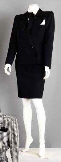 Yves Saint LAURENT Haute couture n°55324 Automne-Hiver 1983/1984 Tailleur en ottoman...