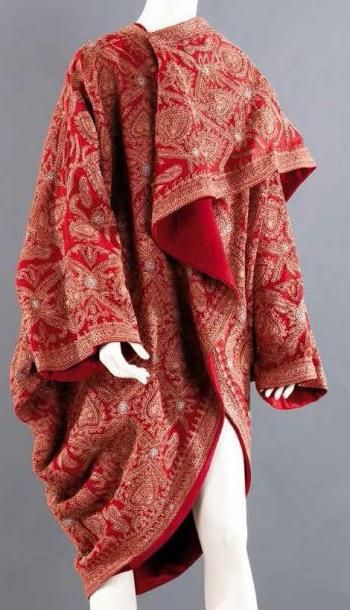 Romeo GIGLI Haute couture Automne-Hiver 1989-1990 Manteau en laine et lin rouge brodé...