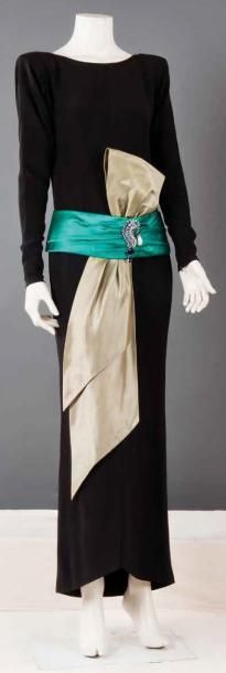 Yves Saint LAURENT Haute couture n° 58867 Automne-Hiver 1984/1985 Robe longue en...