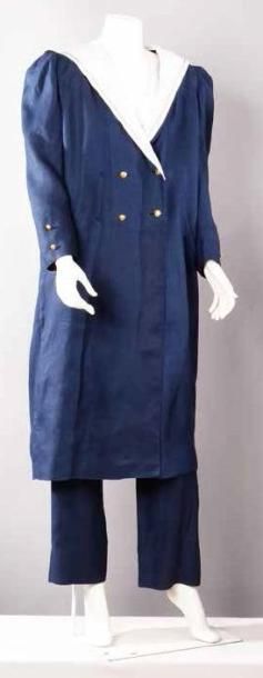 Ferrer Y Sentis pour Claude MONTANA circa 1976-1979 Manteau long en toile marine,...