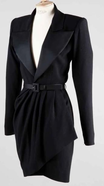 Yves Saint LAURENT Haute couture n°64260 Automne - Hiver 1988/1989 Robe smoking en...
