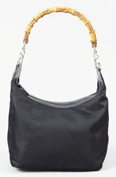 GUCCI Sac en toile de nylon et cuir glacé noir, fermeture éclair, poignée en bambou...