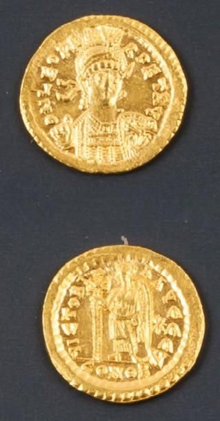 null LEON I (457-473). Solidus. Constantinople. (R. 246). (Ratto 153). Or. 4,40 g....