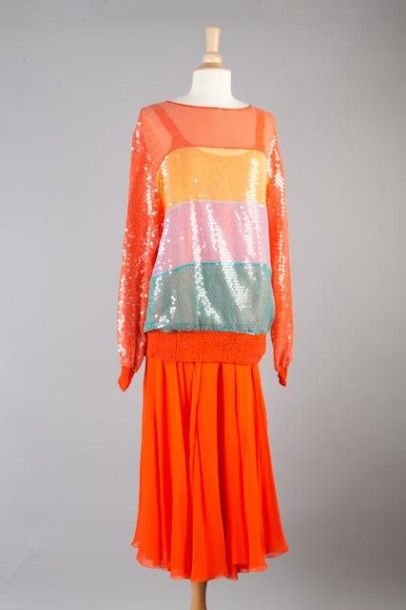 Guy LAROCHE haute couture Eté 1988 Ensemble de garden party modèle Florence, passage...