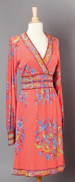 Emilio PUCCI circa 1970 Robe en jersey de soie imprimé à motif florale multicolore...