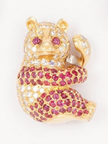Broche «Panda» en or jaune ornée de diamants...