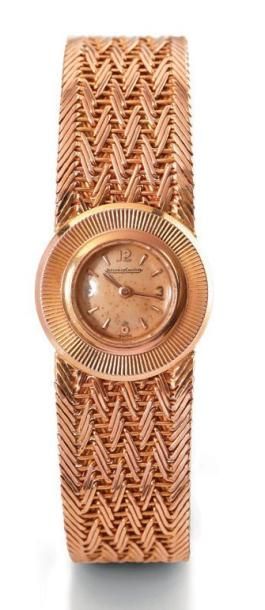 JAEGER LECOULTRE N°709269 vers 1950 Montre bracelet de dame en or rose. Boîtier rond,...