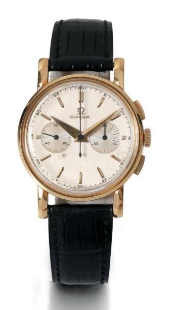 OMEGA N° 11096185 vers 1940 Beau chronographe bracelet en or. Boîtier rond, grande...