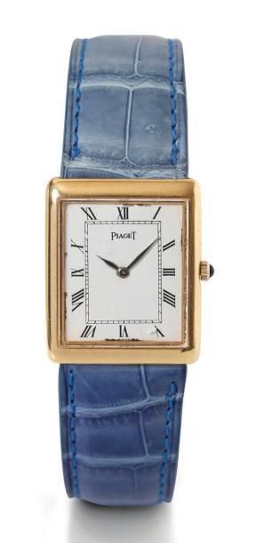 PIAGET N°9150/171828 vers 1970 Montre bracelet en or. Boîtier rectangle. Cadran blanc...