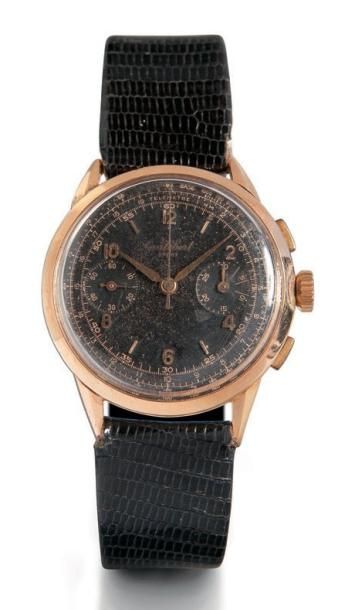 CORTEBERT N°6093 vers 1940 Beau chronographe bracelet en or. Boîtier rond, poussoirs...