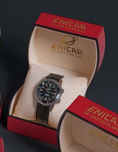 ENICAR SHERPA SUPER DIVE vers 1960 Rare et belle montre bracelet de plongée en acier....