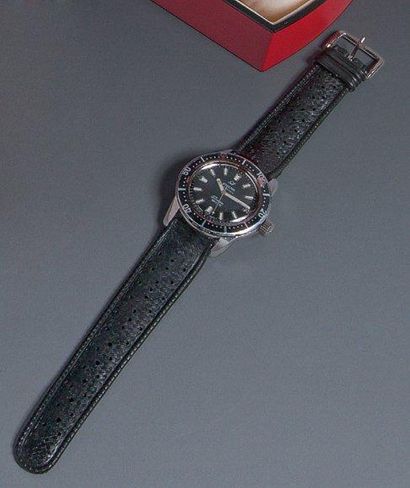ENICAR SHERPA DIVE vers 1960 Rare et belle montre bracelet de plongée en acier. Boîtier...