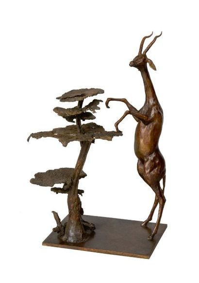 Catherine BOISSEAU (née en 1952) Gazelle debout Epreuve en bronze à patine brune....