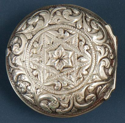 MARCHINVIT FRERES vers 1770 Rare montre à coq en argent ciselé à décor de fleurs...
