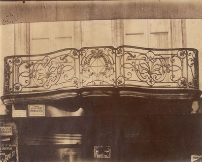 Eugène Atget (1857-1927) Balcon, 5 rue du Grenier St Lazare, c. 1900. Tirage albuminé,...