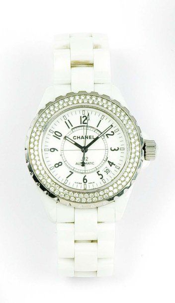 CHANEL «J12» Bracelet-montre en céramique blanche et acier, cadran blanc à chiffres...
