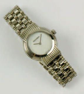 BOUCHERON Solis Bracelet-montre en acier, cadran nacre, mouvement à quartz, bracelet...